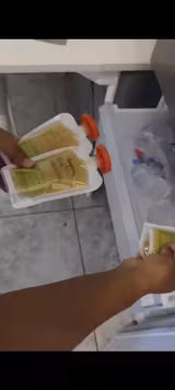 Enfant dormant avec l'oreiller Le P'tit Loup